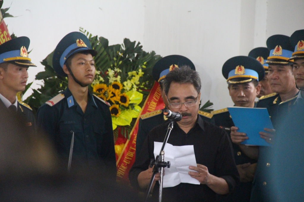 nguoi than ban be tien dua hai phi cong su 22 hi sinh tai nghe an