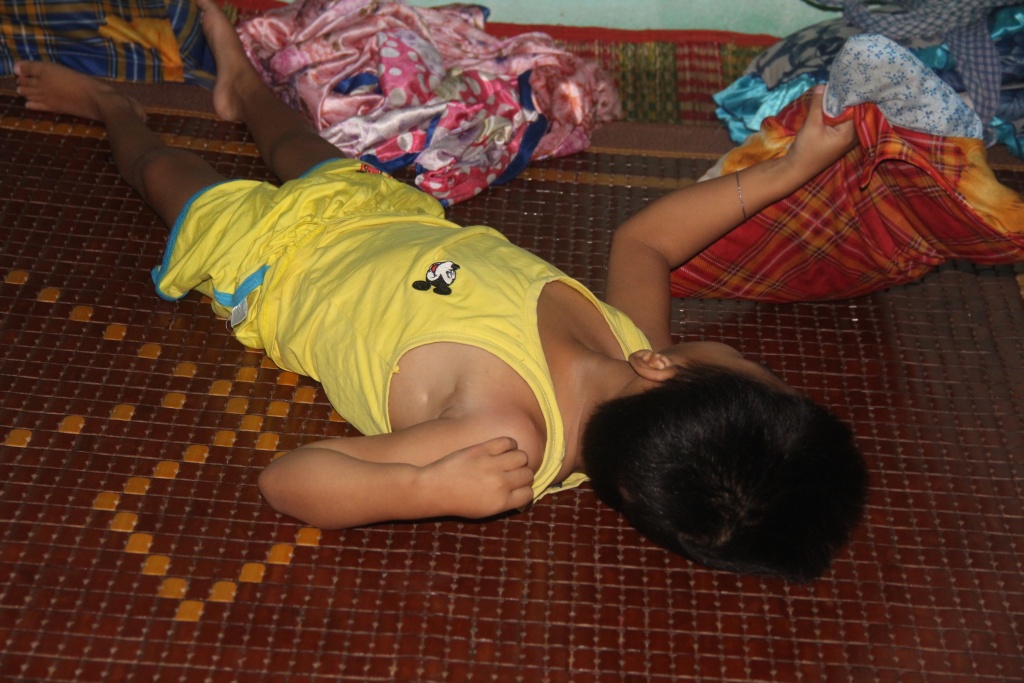 tai nan 13 nguoi chet o quang nam bo mat ca nha mang benh khien be gai 14 tuoi tro thanh tru cot