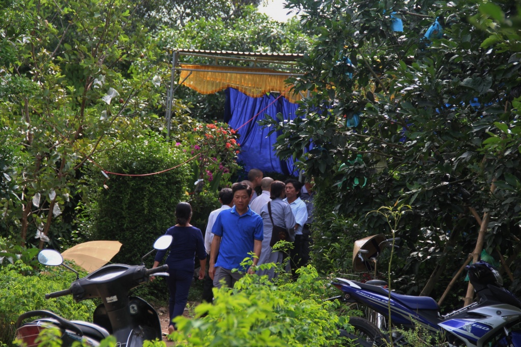 tai nan 13 nguoi chet o quang nam nhieu nguoi o tinh khac cung den thap huong vieng cac nan nhan