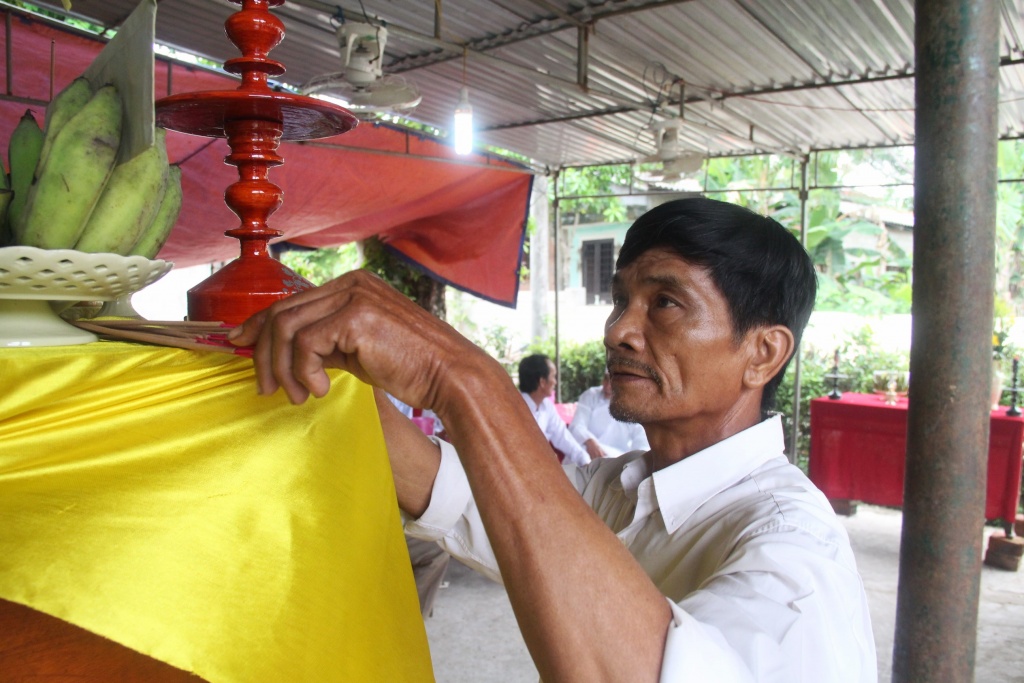 tai nan 13 nguoi chet o quang nam nhieu nguoi o tinh khac cung den thap huong vieng cac nan nhan