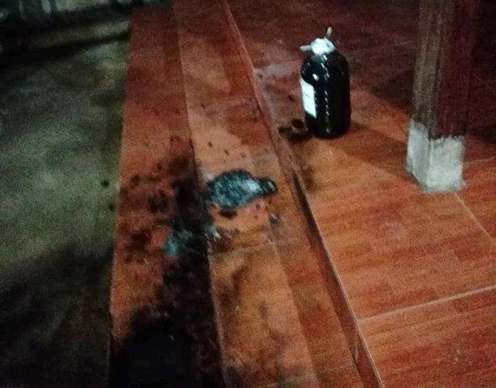 nha nguyen bi thu huyen uy bi khung bo bang bom xang
