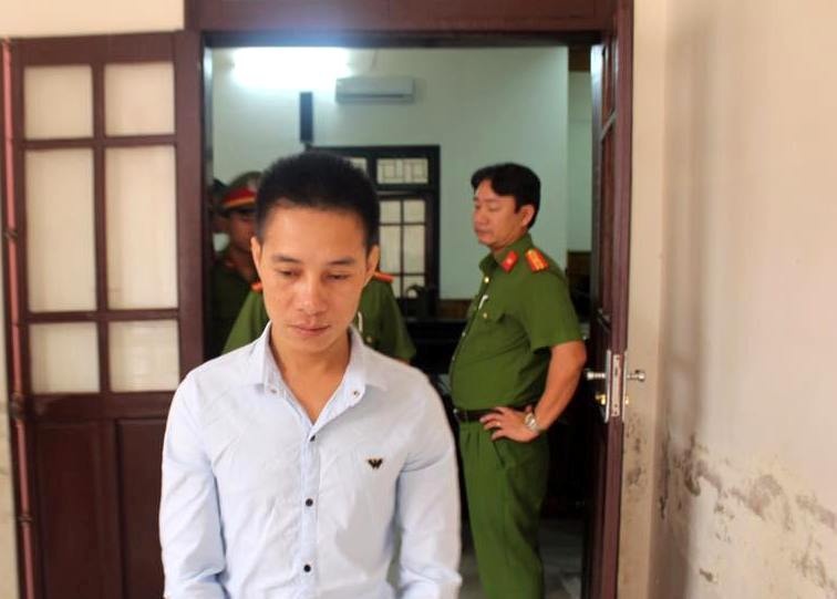 dung dao dam chet em trai vi cho rang hon lao
