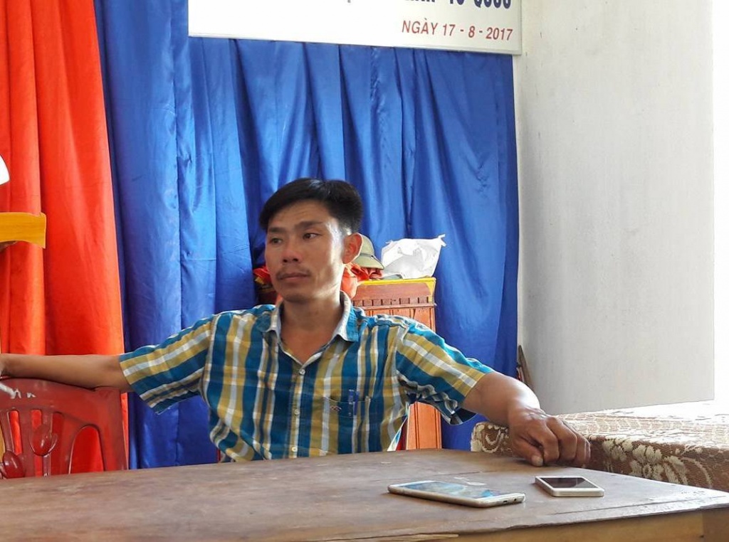 truong thon muon tam gan 300 trieu dong tien ho tro ho ngheo mua bo de lam duong