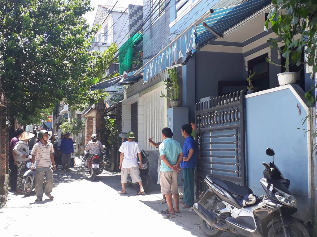 mang do an den phat hien nguoi phu nu treo co tai nha rieng