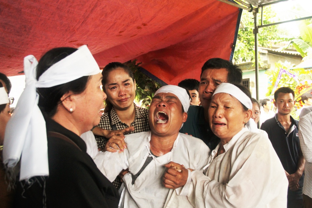 tai nan 13 nguoi chet o quang nam nhung tieng khoc thet dau den nhoi long nguoi tien dua