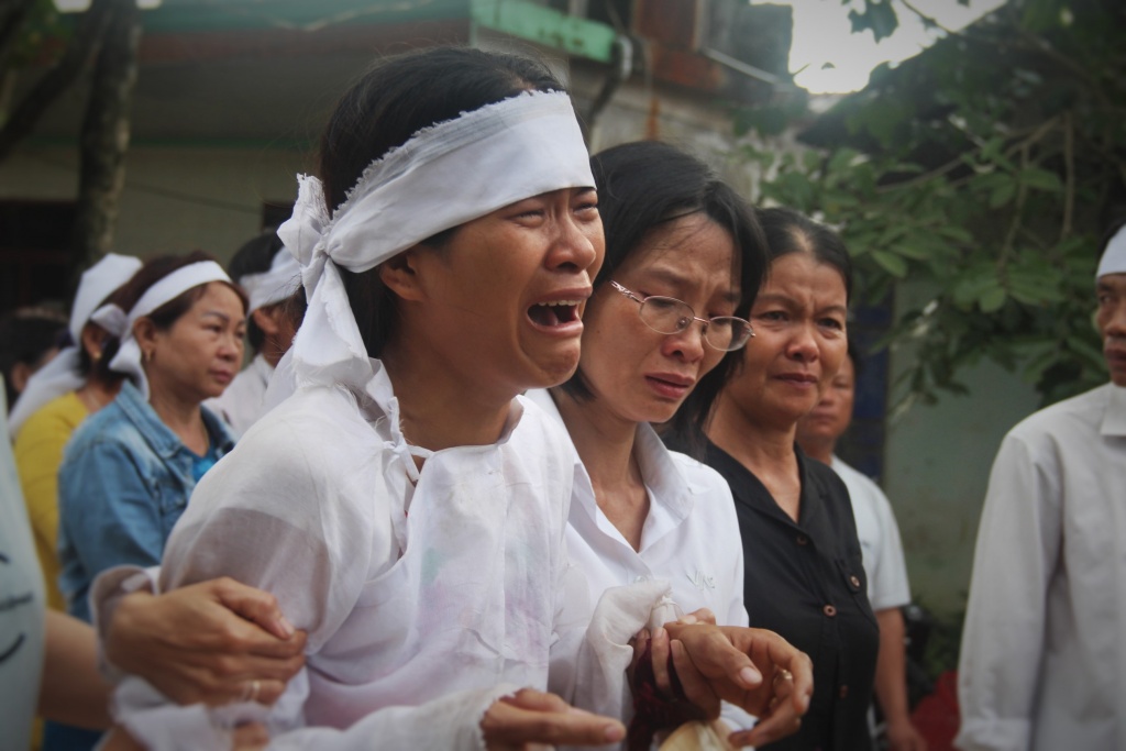 tai nan 13 nguoi chet o quang nam nhung tieng khoc thet dau den nhoi long nguoi tien dua