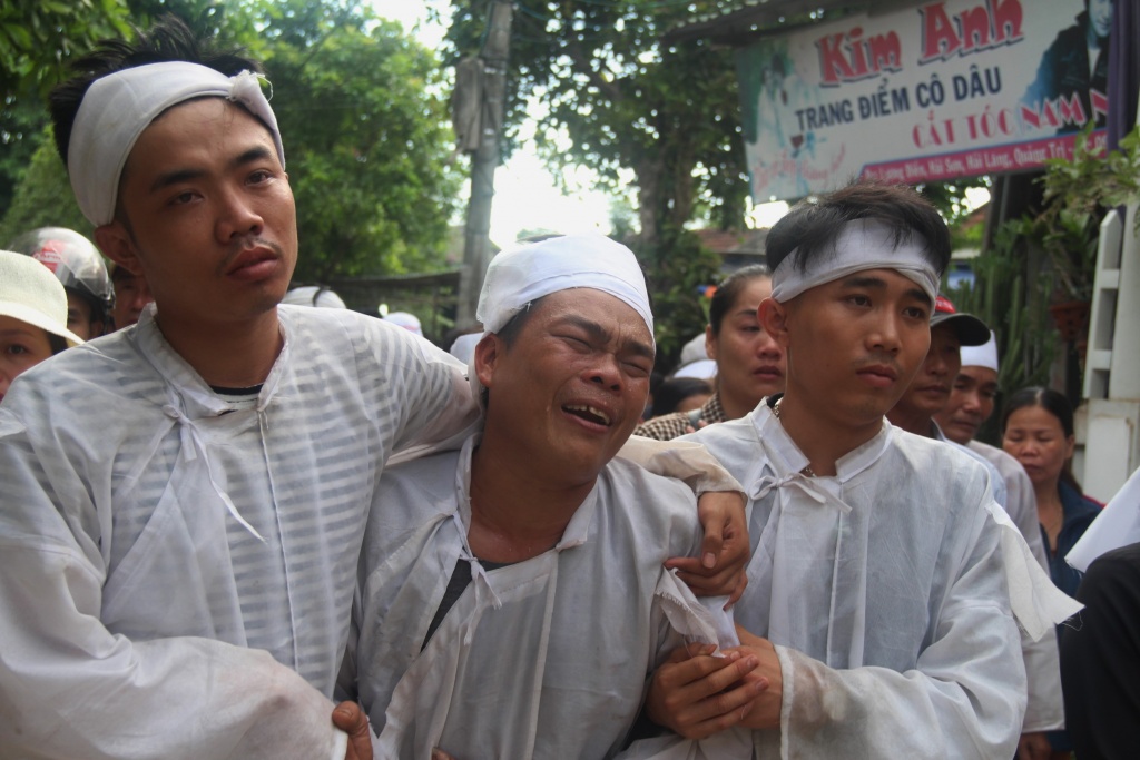 tai nan 13 nguoi chet o quang nam nhung tieng khoc thet dau den nhoi long nguoi tien dua