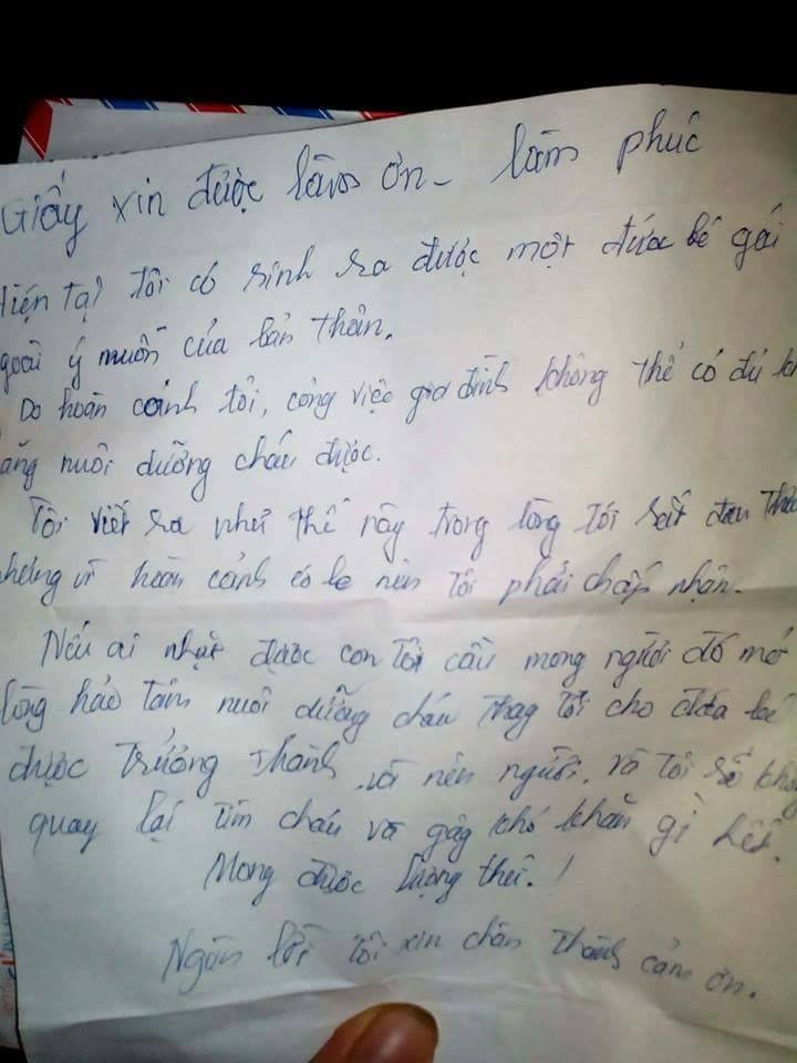 phat hien be gai 2 thang tuoi bi bo roi giua duong cung buc tam thu