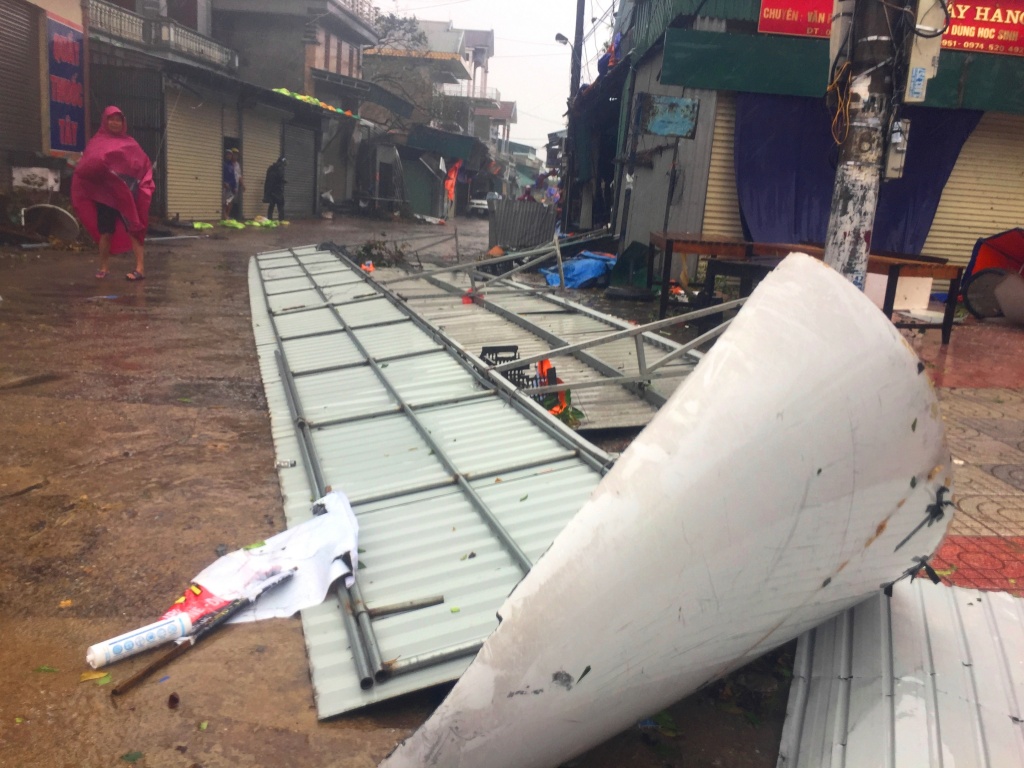 ha tinh khung canh tan hoang sau sieu bao di qua