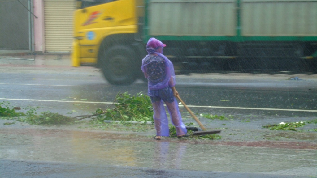 ha tinh khung canh tan hoang sau sieu bao di qua