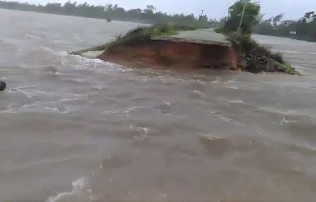 ha tinh khung canh tan hoang sau sieu bao di qua
