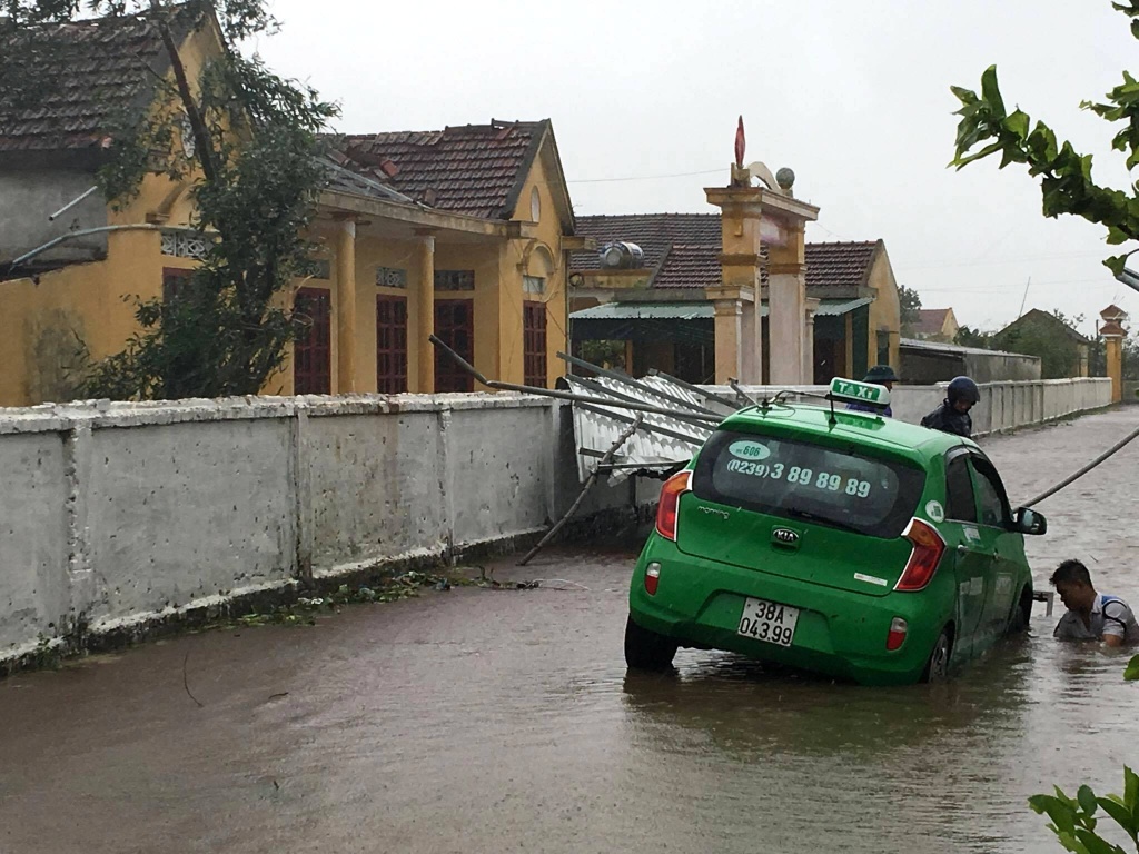 ha tinh khung canh tan hoang sau sieu bao di qua