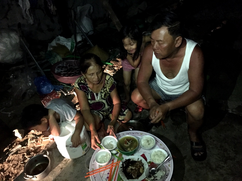 ba ngay sau bao so 10 dan mien bien song chat vat ben dong do nat