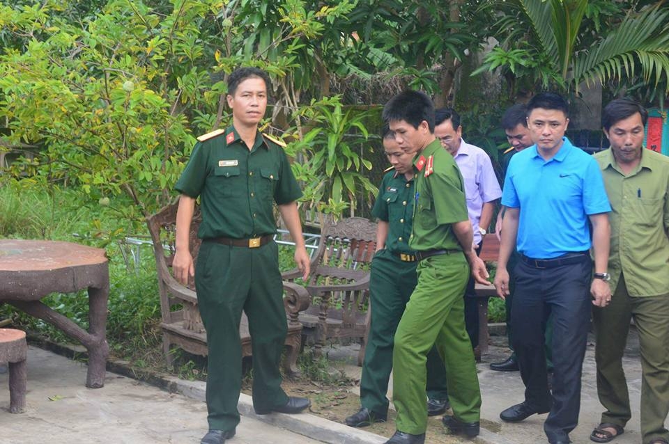 lam le mai tang ta hoa khi phat hien min tu che trong nha