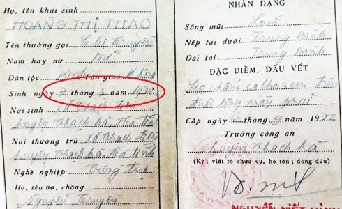 pho chu tich hdnd xa khai tu me de huong che do khi biet chuyen me toi da phai nhap vien vi soc
