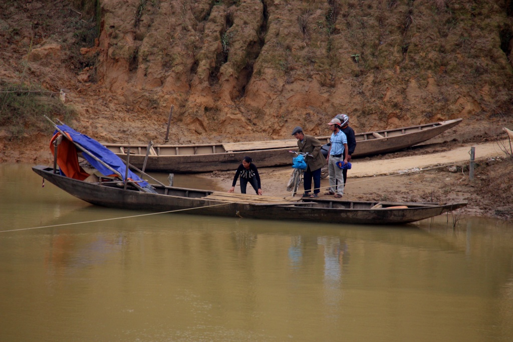 treo tinh mang vuot song tren nhung con do tu than