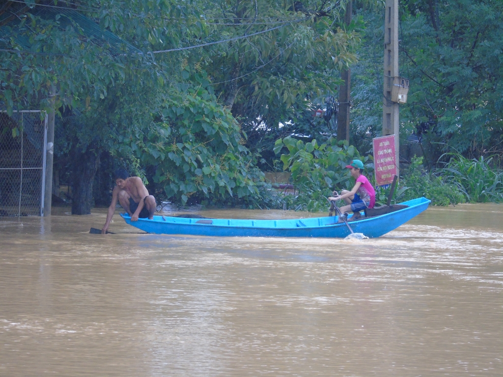 mua lu mien trung 9 nguoi chet hang van ngoi nha bi ngap