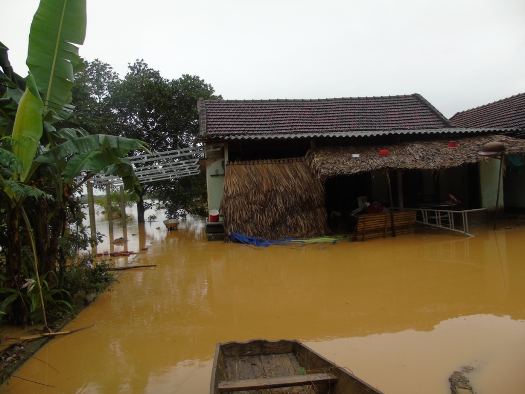 mua lu mien trung 9 nguoi chet hang van ngoi nha bi ngap
