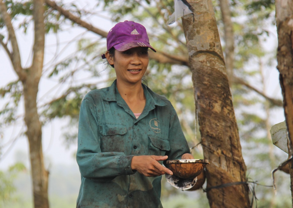 nhoc nhan nghe doi den di cao vang trang giua dem