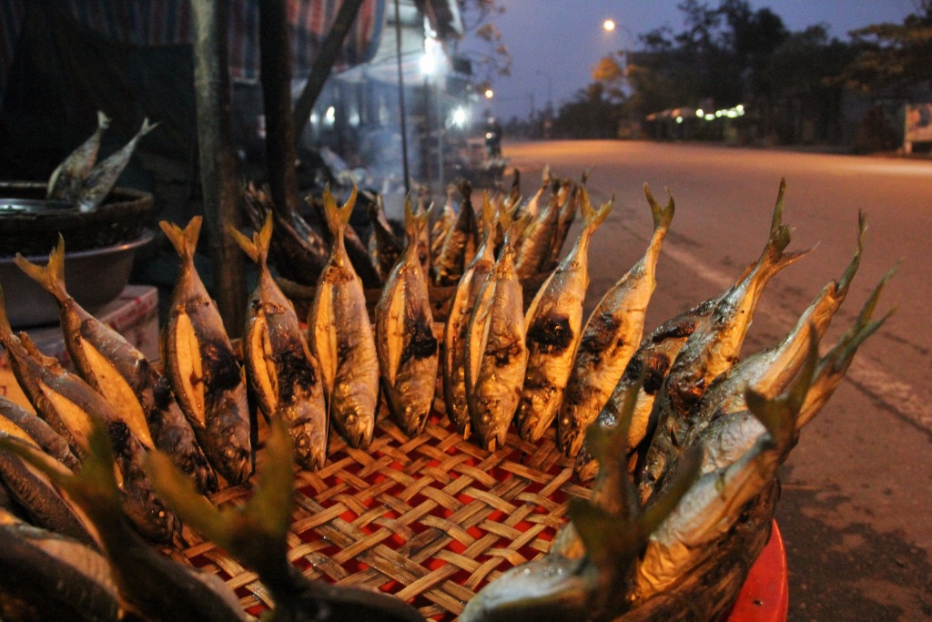 ngao ngat huong vi bien tai lang nuong ca ho do
