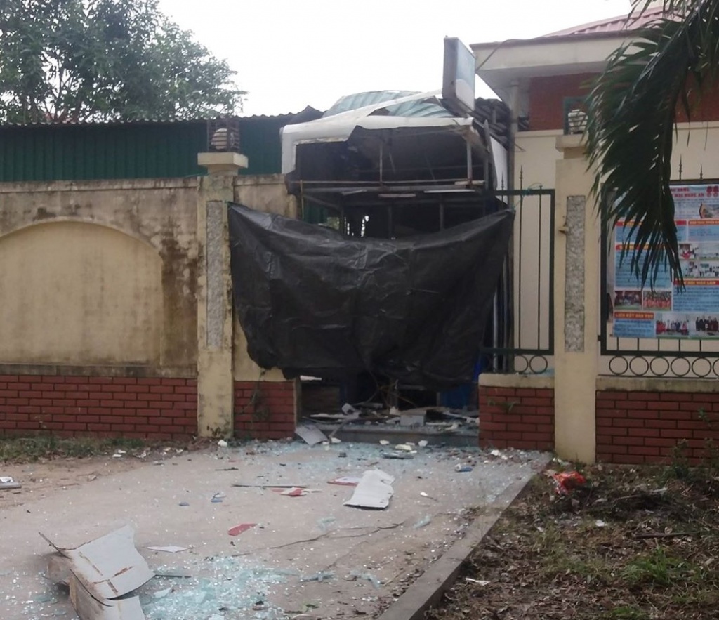 vu atm ngan hang vietinbank phat no so tien trong cay co bi mat