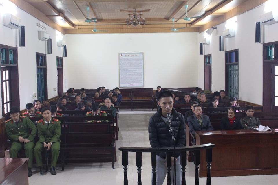 ha tinh bi chan xe xin tien nam thanh nien danh nguoi tan tat tu vong