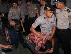 Indonesia cho phép thiến tội phạm hiếp dâm trẻ em