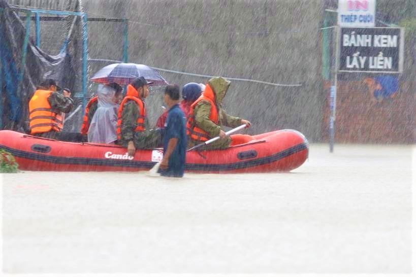 du bao thoi tiet ngay mai 51 ha noi mua phun va ret den het tuan