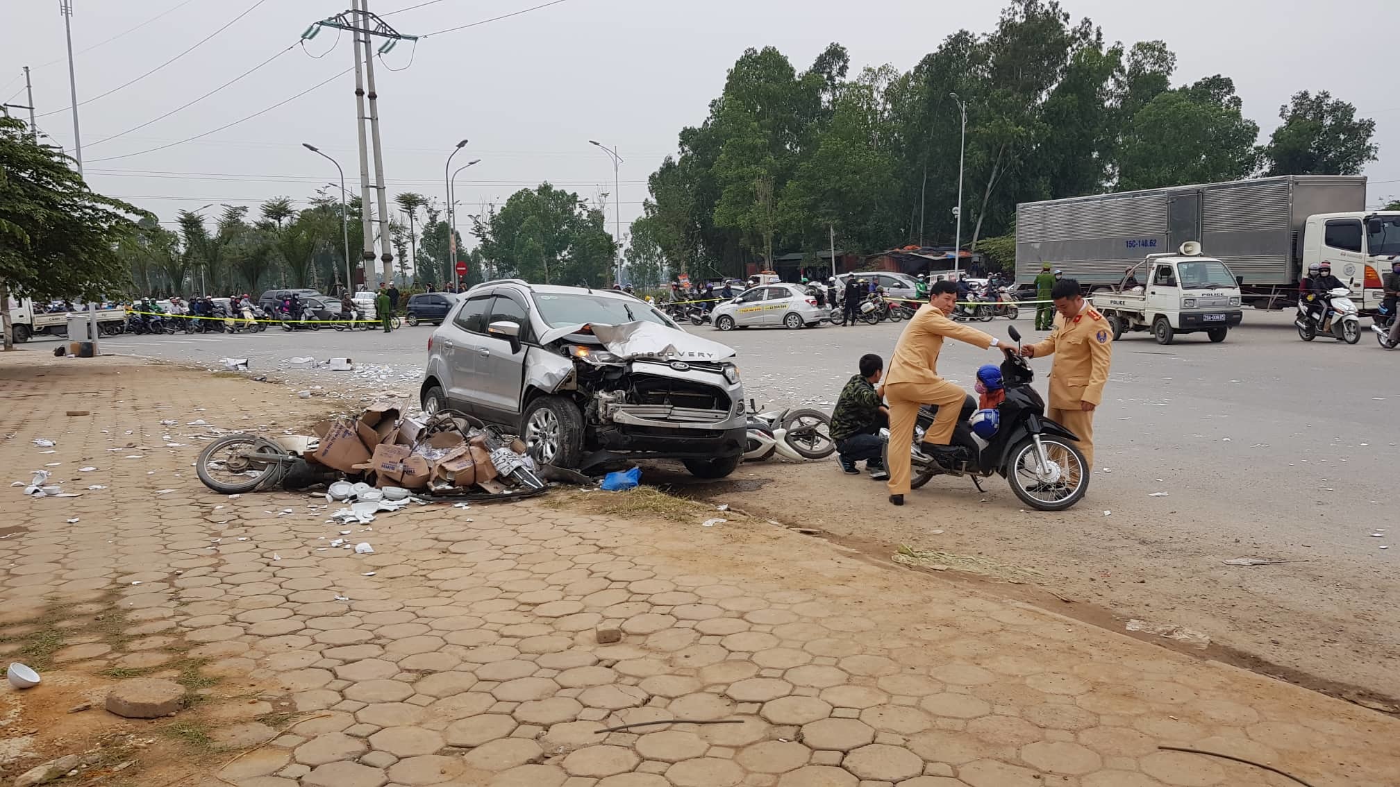 ha noi o to tong lien hoan 2 vo chong chet tham tren duong di an co ve