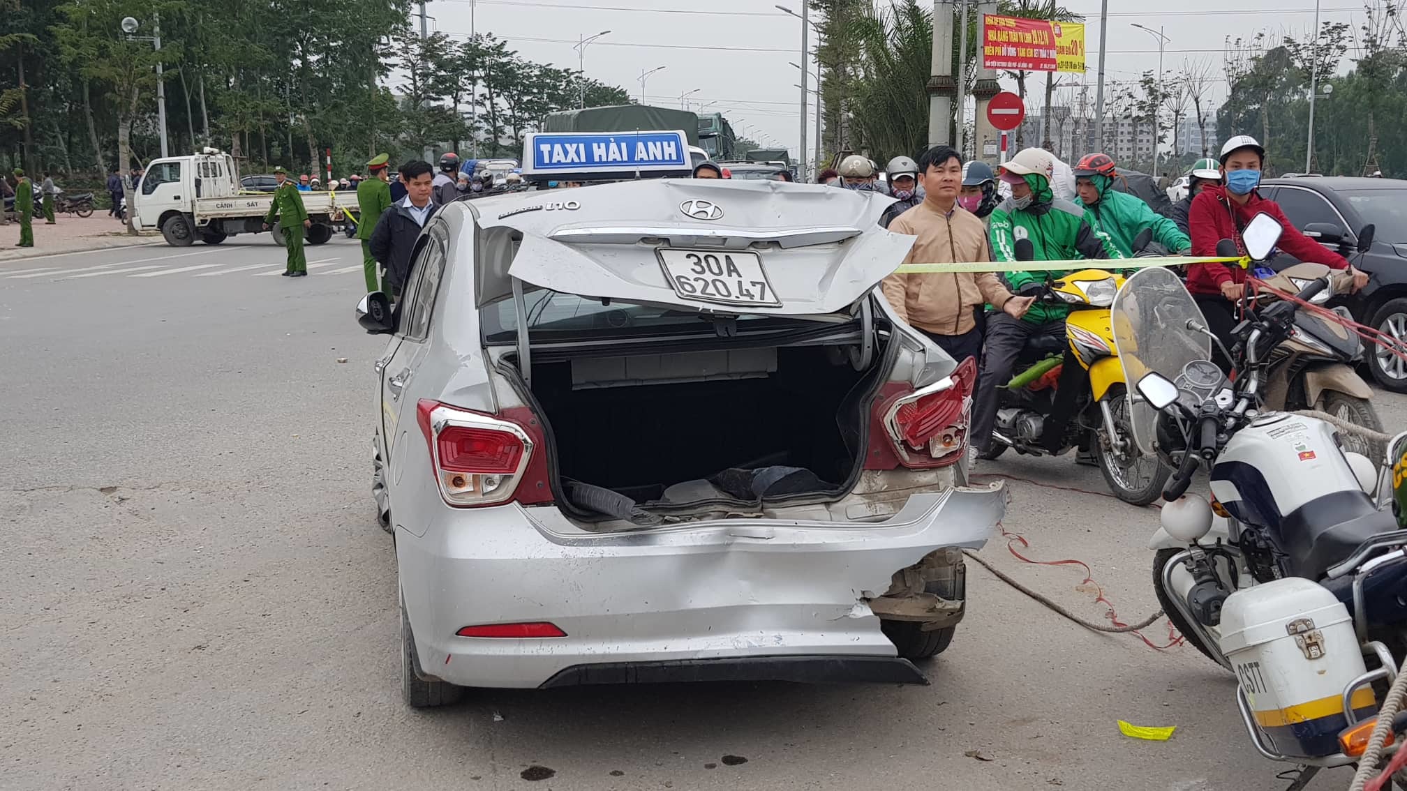 ha noi o to tong lien hoan 2 vo chong chet tham tren duong di an co ve