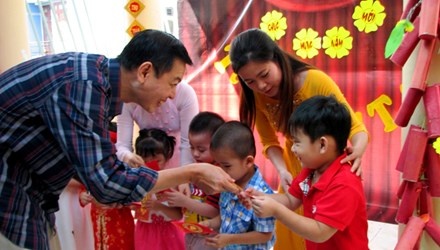 li giai nguyen nhan hau het li xi tet mang mau do