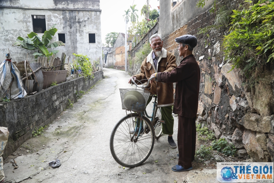 Phong tục gói bánh chưng đón Tết sớm ở một làng cổ ven đô phong tuc goi banh chung don tet som o mot lang co ven do