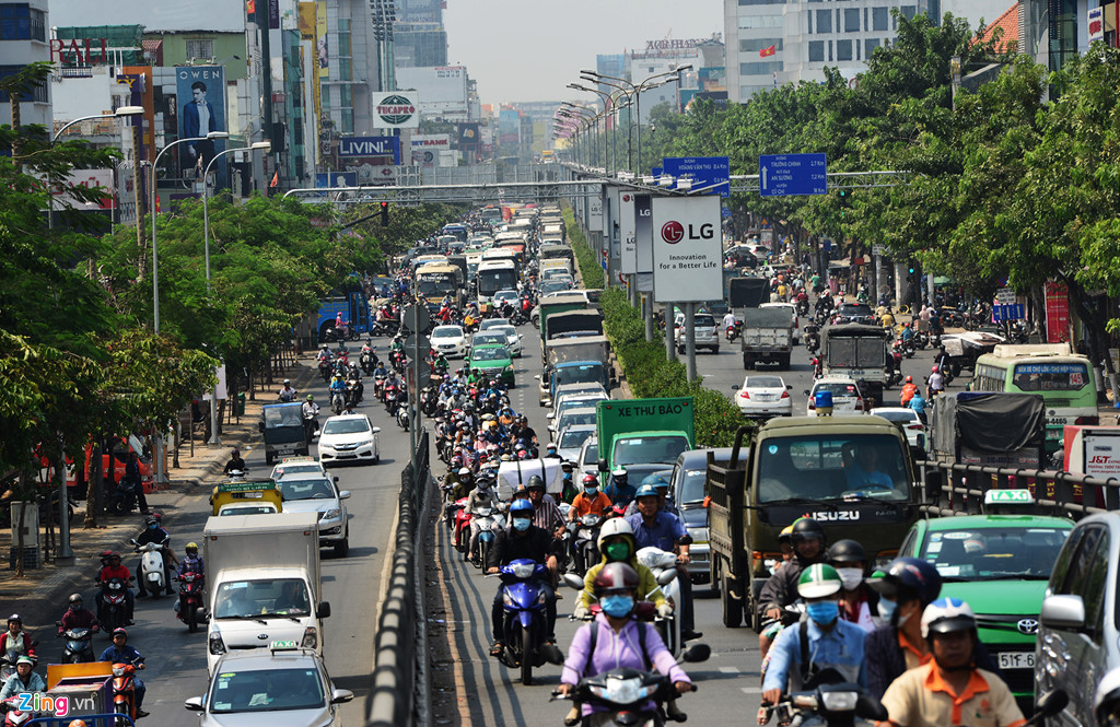 ket xe khap cac nga vao san bay tan son nhat dip can tet