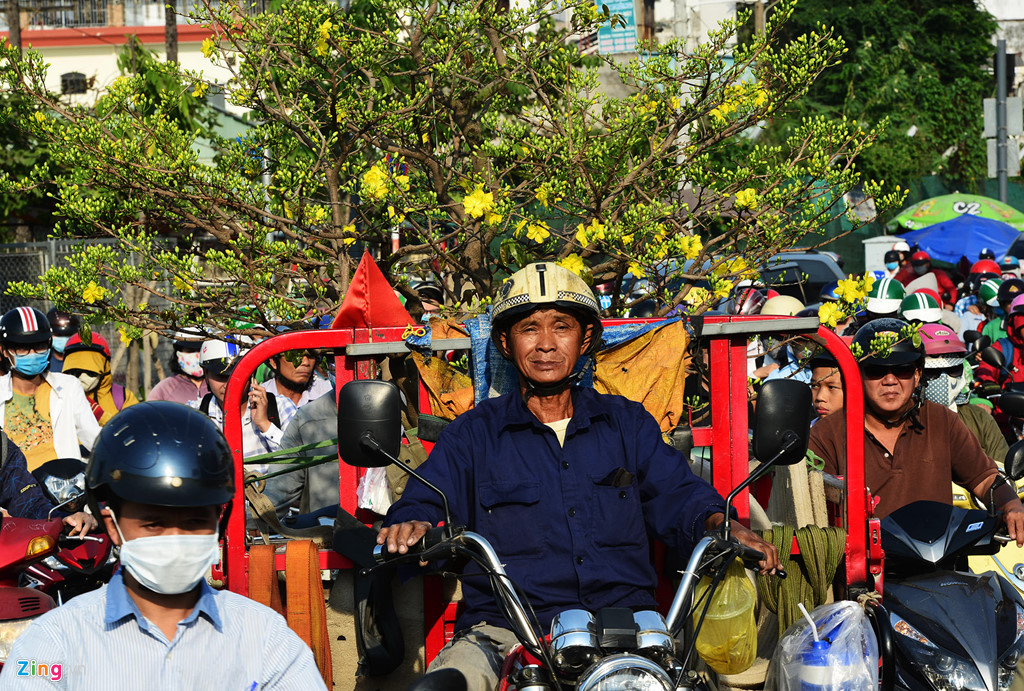 ket xe khap cac nga vao san bay tan son nhat dip can tet