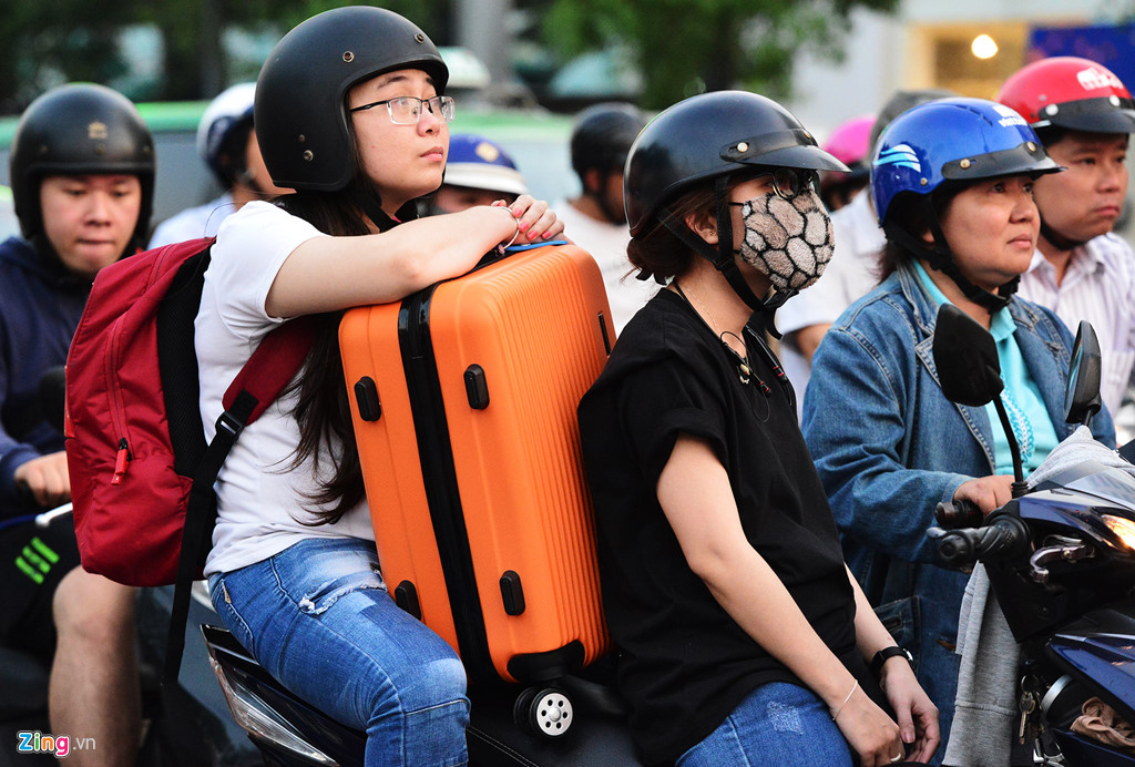 ket xe khap cac nga vao san bay tan son nhat dip can tet