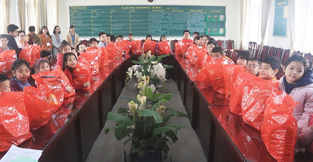 mang tet am toi hoc sinh co khuyet tat co hoan canh kho khan