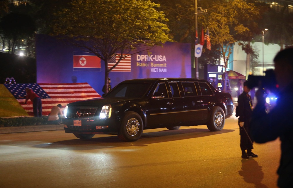 xe quai thu toi noi bai don tong thong donald trump an ninh siet chat