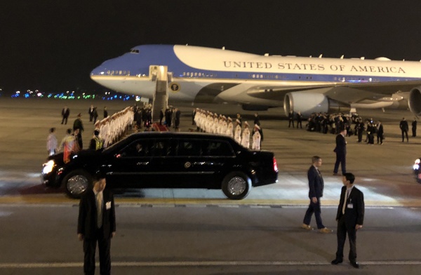 Tổng thống Donald Trump đã đến Hà Nội dự Hội nghị thượng đỉnh Mỹ Triều tong thong donald trump da den ha noi du hoi nghi thuong dinh my trieu
