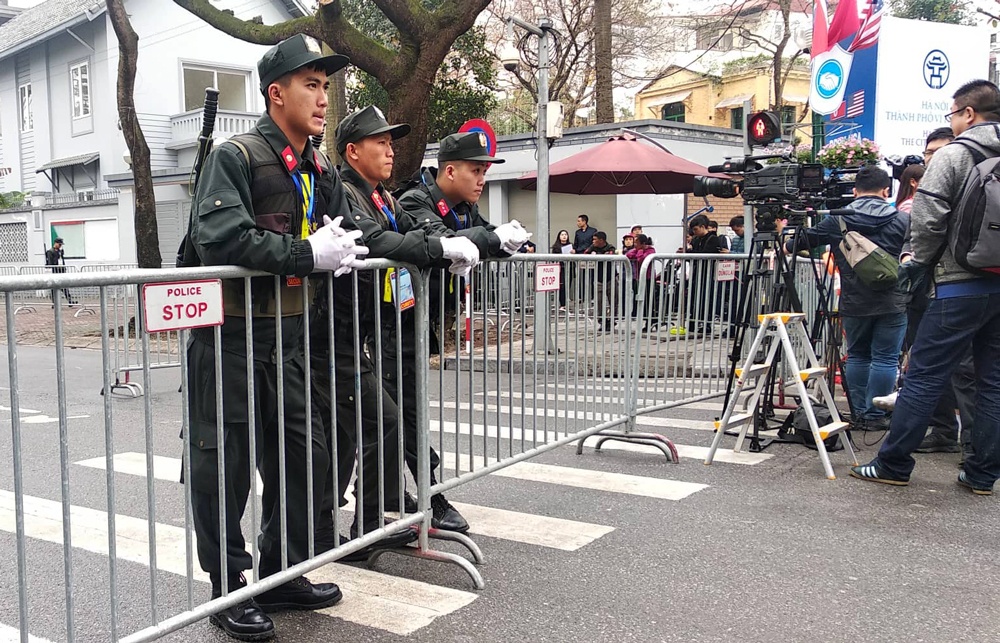 doan tuy tung cua chu tich kim jong un roi khach san melia