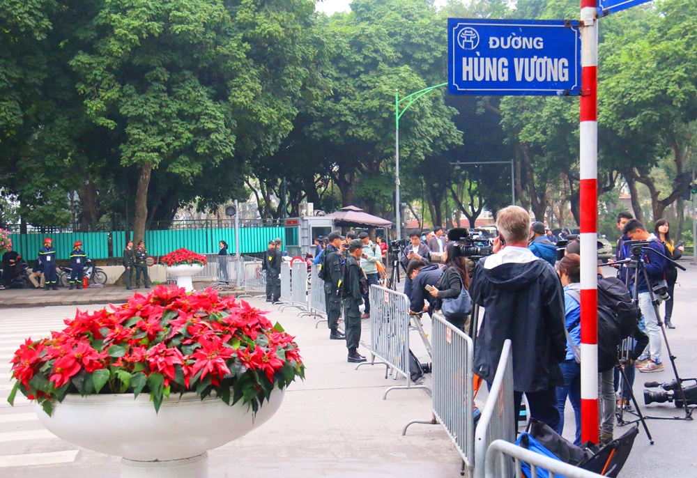 muon kieu tac nghiep cua phong vien o hoi nghi thuong dinh my trieu dung truong quay tren ca noc nha