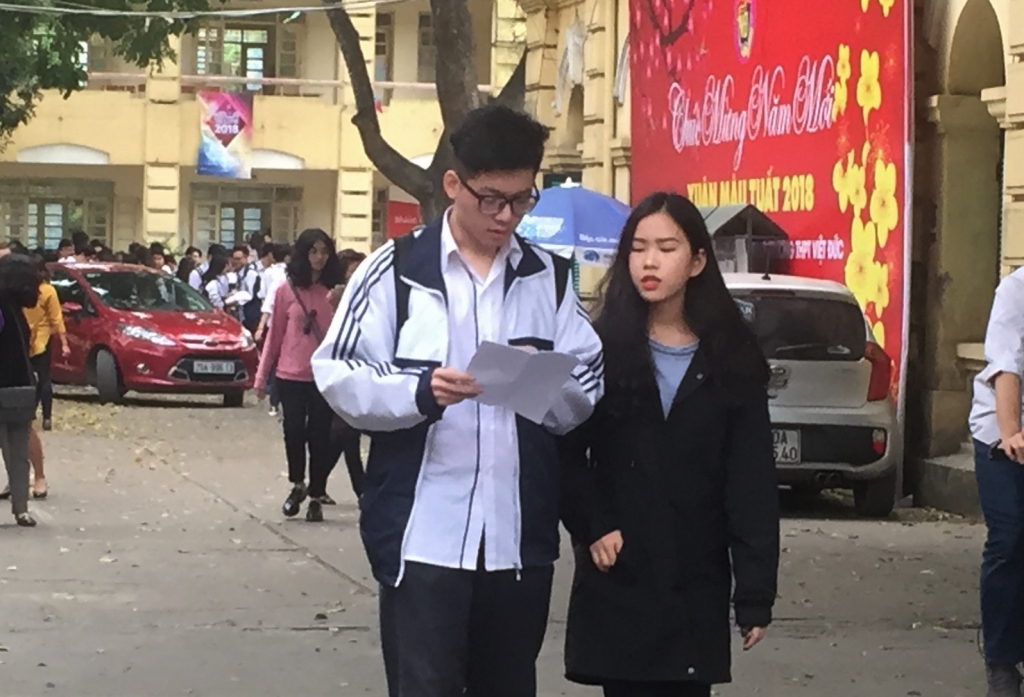 de khao sat mon toan lop 12 nhieu thi sinh chi lam duoc 50 de