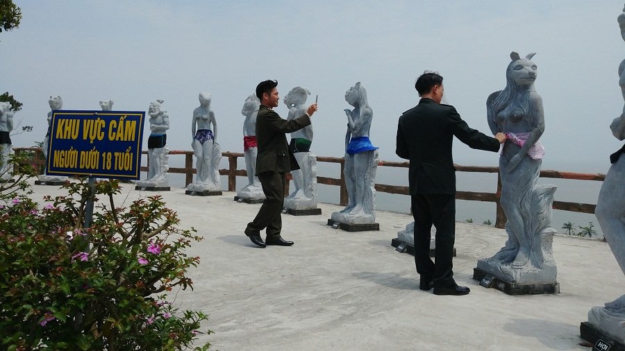 dung tham quan 12 tuong con giap khoa than o hon dau