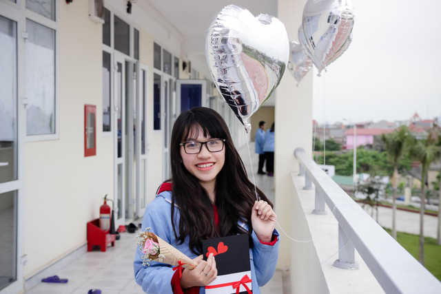 an tuong nu sinh hai phong am 9 hoc bong dai hoc my