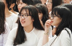 Trường đại học tặng 50% học bổng cho con lãnh đạo Sở Giáo dục