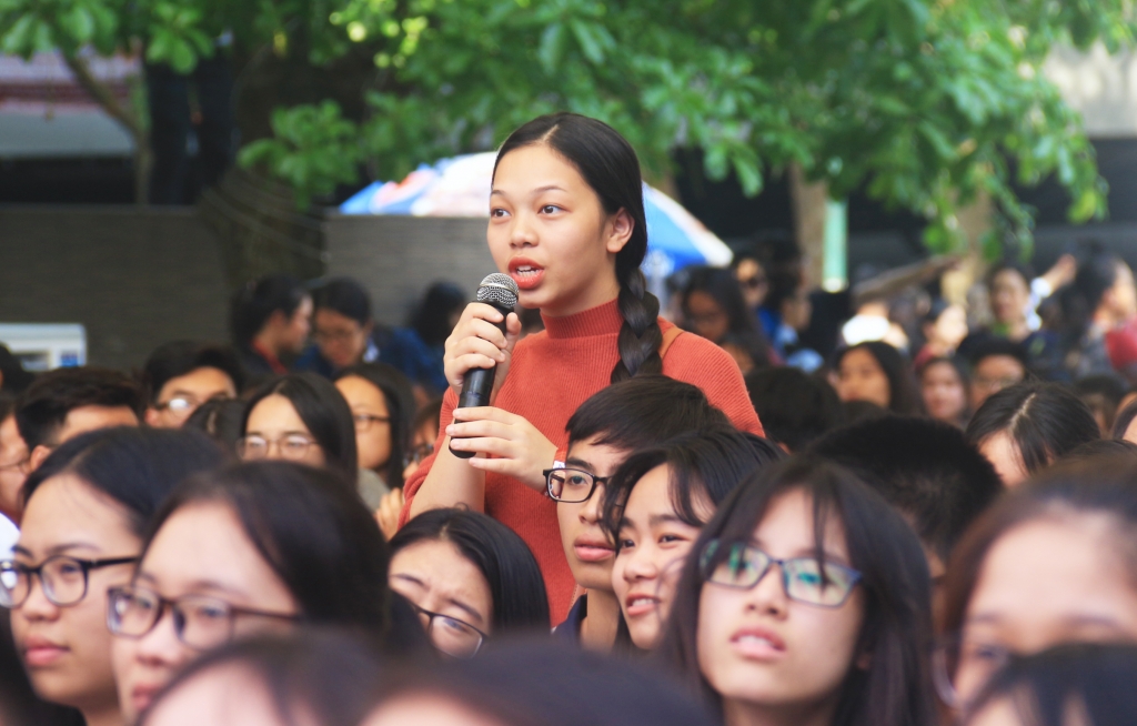 hoc nganh quan tri kinh doanh co nen khoi nghiep khi con la sinh vien