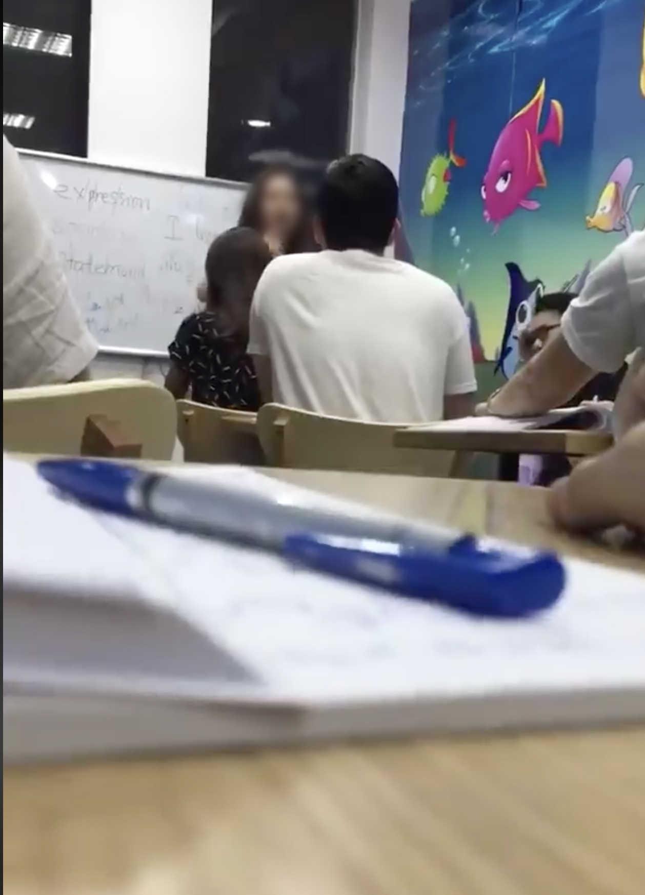 son da ga voi nhung vu giang vien trung tam tieng anh chui hoc vien nhu hat hay