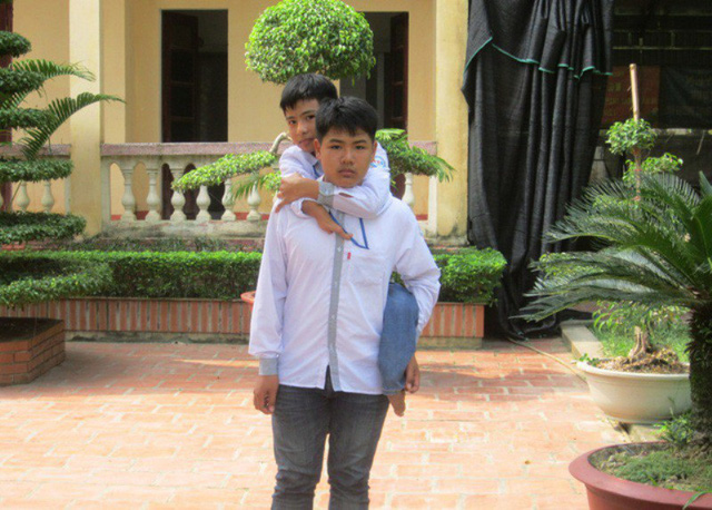 chuyen co tich ve tinh ban dep day cam dong cua hoc tro xu thanh