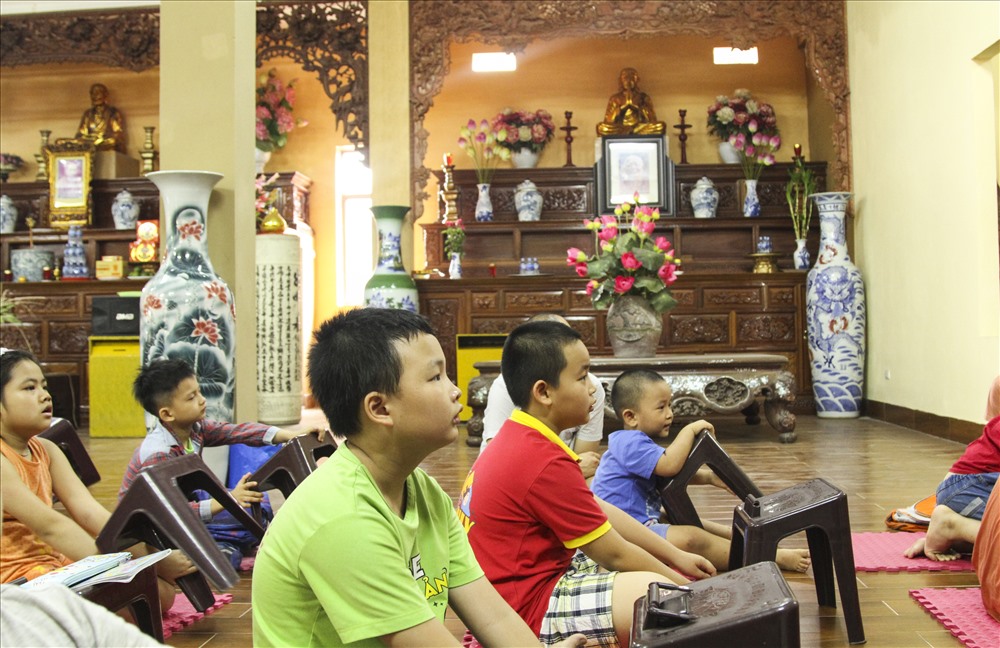 lop hoc tieng anh mien phi noi cua phat giua long thu do