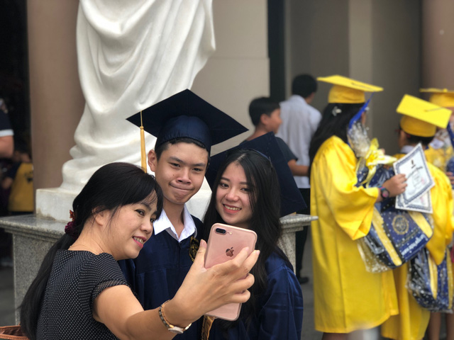 le tot nghiep kieu my va loi tri an hon doi