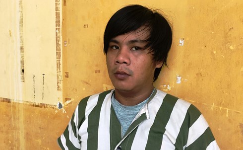 gia danh hiep si duong pho giup nguoi di duong bang cach cuop xe